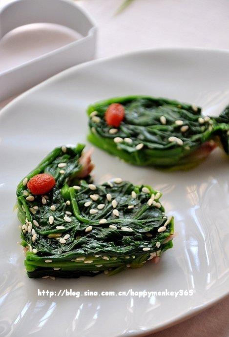芝麻枸杞拌菠菜的做法(让小朋友也爱上吃菠菜)